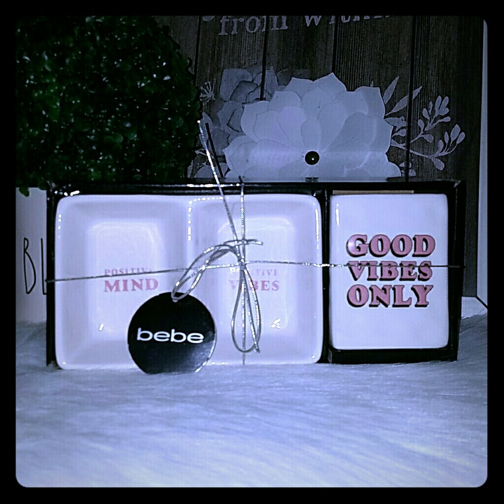 Bebe good vibes only desk organizer